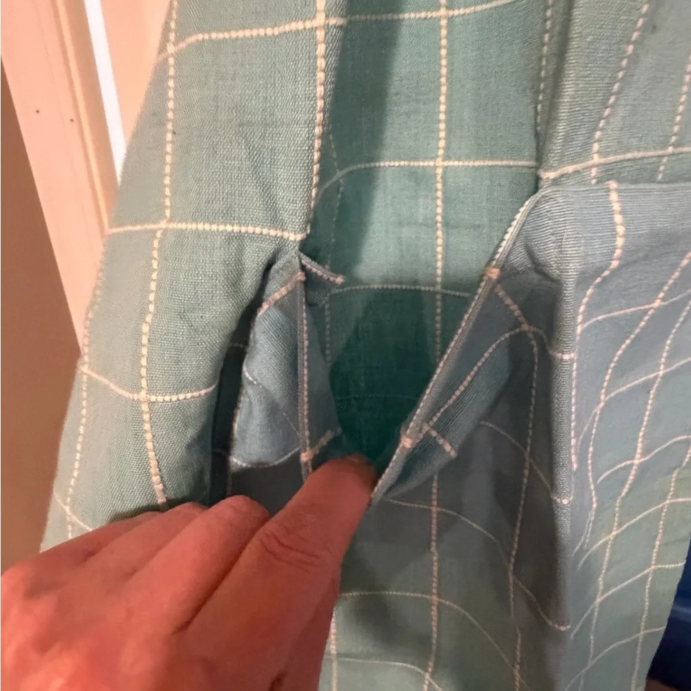 Crate & Barrel Apron, Like NWOT, Front Pockets